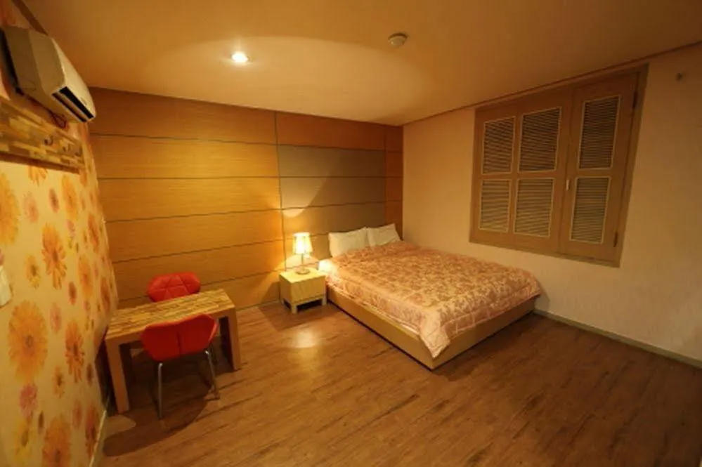 Valentine Hotel Busan 2*,  South Korea